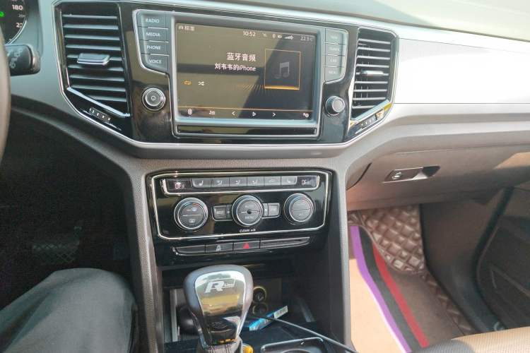 Used Volkswagen Teramont 2017 380TSI Four-Wheel Drive Luxury Edition Audio And AC Panel