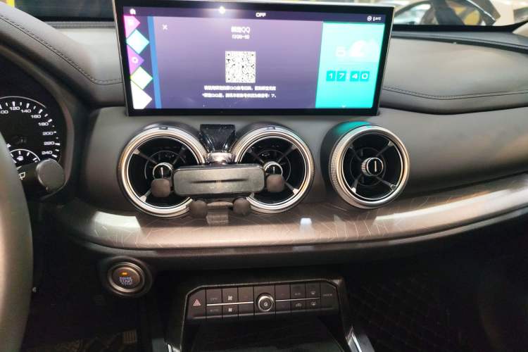 Used Wey VV5 2020 1.5T Two-Wheel Drive Color Pioneer
