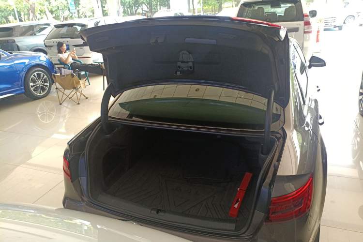 Used Audi A4L 2017 Plus 40 TFSI Fashion Model