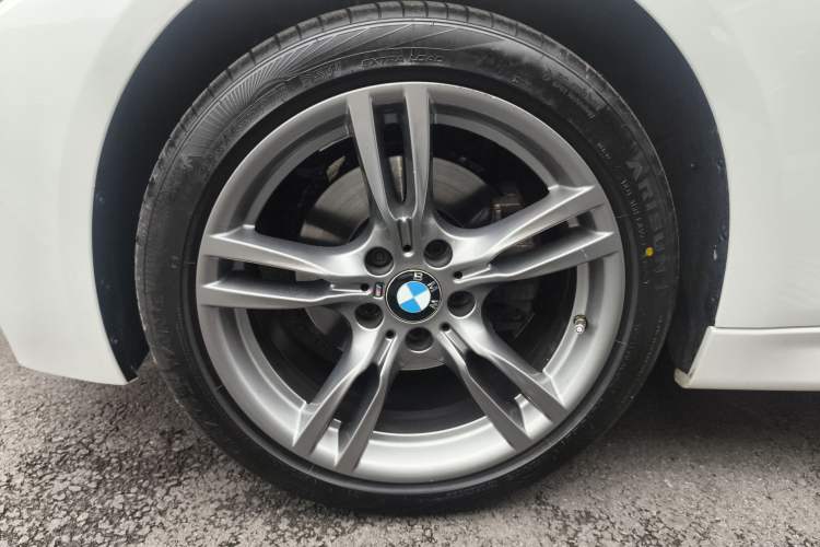 Used BMW 3 Series 2018 330i M Sport Night Edition Exterior 4