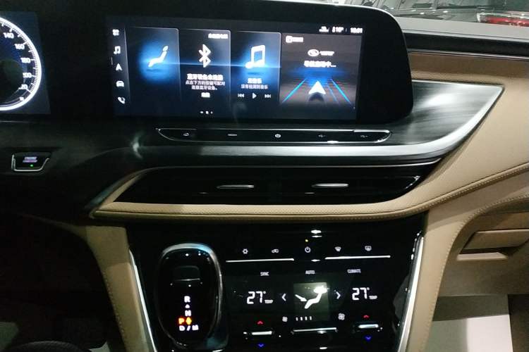 Used Buick GL8 2020 ES Land Cruiser 653T Luxury Model
