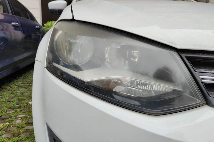 Used Volkswagen Polo 2013 1.6L Automatic Comfort Edition Right Front Headlight