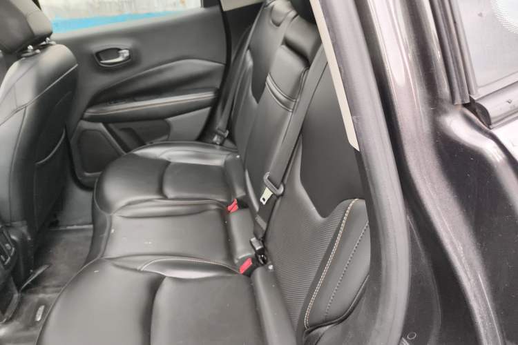 Used Jeep Compass 2017 200T Automatic Family Edition