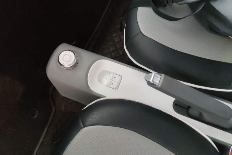 Used Wuling Hongguang MINIEV 2022 GAMEBOY 300km Urban Wind-Chasing Limited Edition Gear Lever