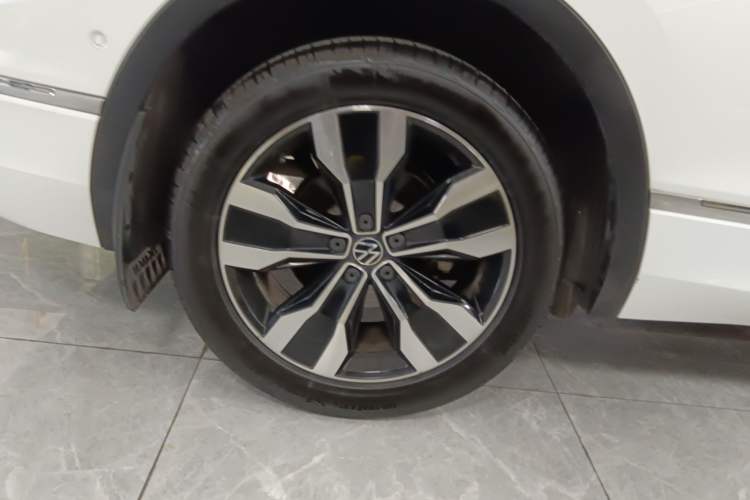 Used Volkswagen Tiguan L 2023 330TSI Automatic Two-Wheel Drive R-Line Enjoyment Edition