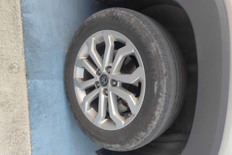 Used Toyota FRONTLANDER 2022 2.0L CVT Elite Edition Right Front Wheel Hub