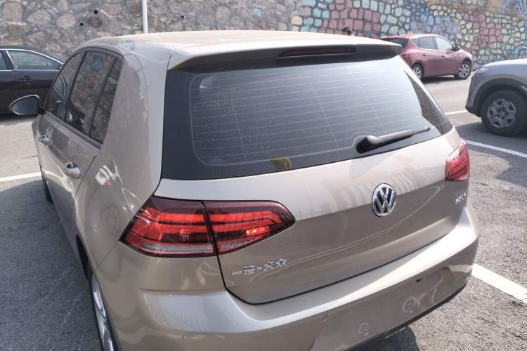 Used Volkswagen Golf 2018 1.6L Automatic Fashion Model