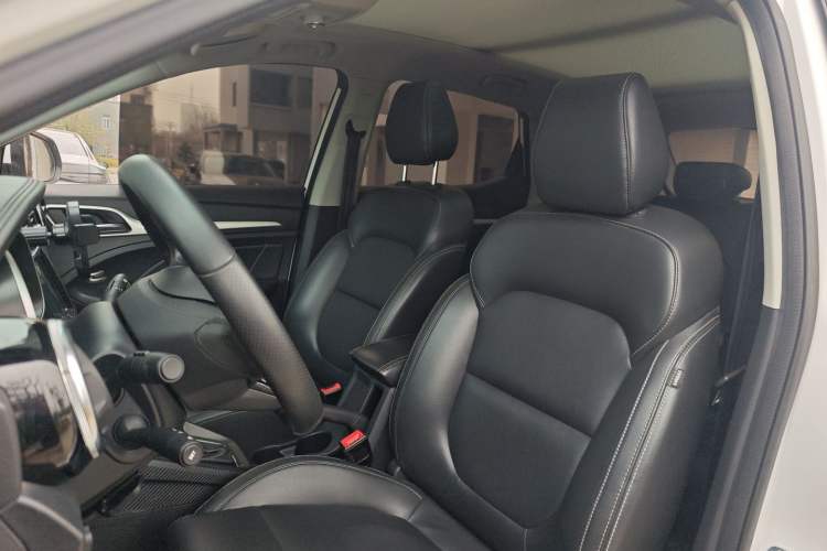 Used MG ZS 2018 1.5L Automatic Luxury Edition China V Standard