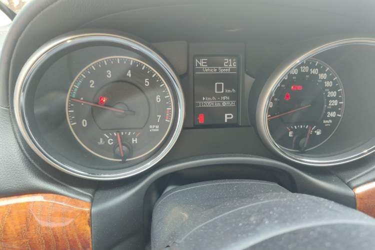 Used Jeep Grand Cherokee 2011 3.6L Flagship Edition Odometer Close Up