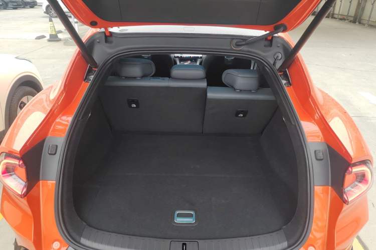 Used Xiaomi Auto YU7 2025 Ultra-Long Range High-Performance All-Wheel-Drive Max Edition
