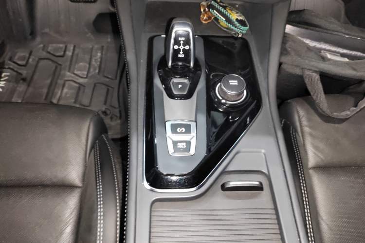 Used Lynk & Co 03 2022 2.0TD DCT JingPro Gear Lever