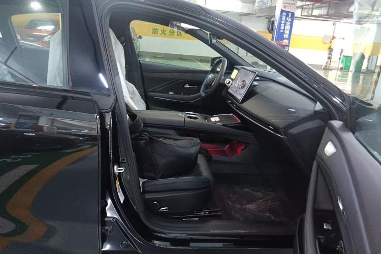 Used Deepal SL03 2025 Revised Version Range-Extended Elite Edition
