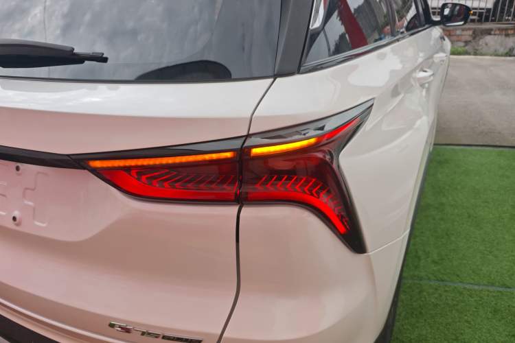 Used CHANGAN CS75 PLUS 2022 1.5T Automatic Luxury Model Right Rear Taillight