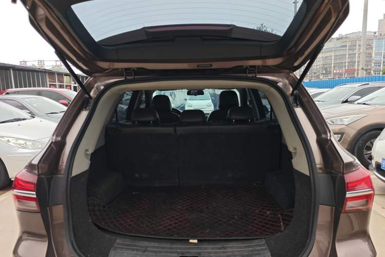 Used Roewe RX5 2016 20T Two-Wheel Drive Automatic Flagship Edition Trunk