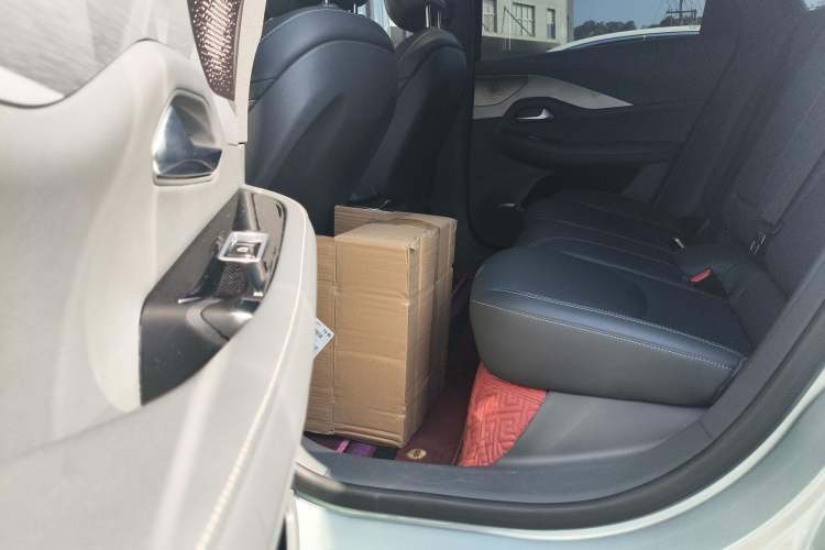 Used ARCFOX Alpha S 2022 525S 160kW Left Rear Seat