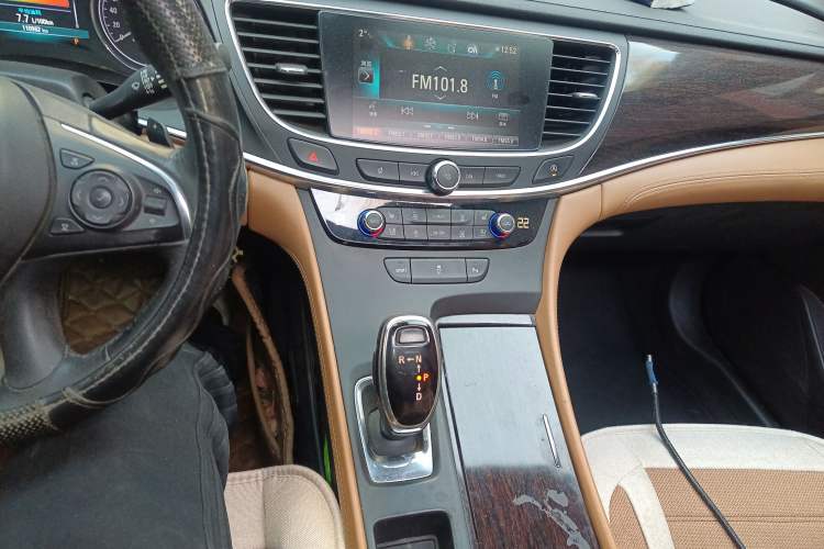 Used Buick LaCrosse 2016 20T Elite Edition Audio And AC Panel