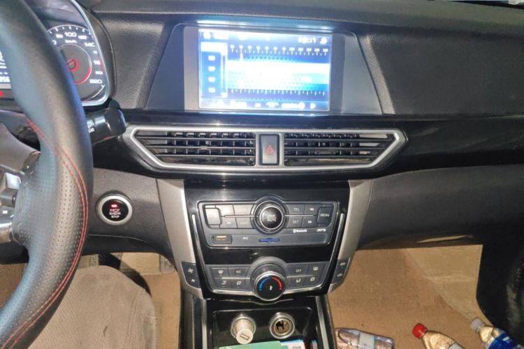 Used Zotye Domy X5 2015 1.5T Manual Luxury Model China V Standard