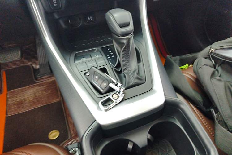 Used Toyota Wildlander 2022 2.0L CVT Two-Wheel Drive Leading Edition Gear Lever