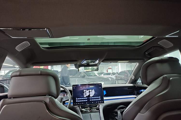 Used Denza Z9 2024 1100 km Four-Wheel Drive Max Version
