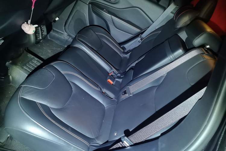 Used Jeep Cherokee 2017 2.0L Superior Edition Left Rear Seat