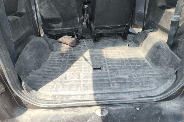 Used Dongfeng Fengon 330 2014 1.5L Manual Utility Version DK15 Trunk