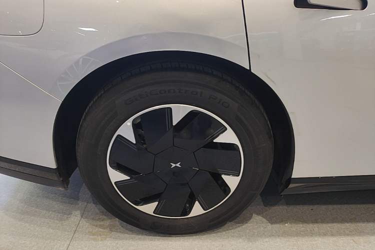 Used XPeng P7+ 2024 Ultra-Long Range Max Right Rear Wheel Hub