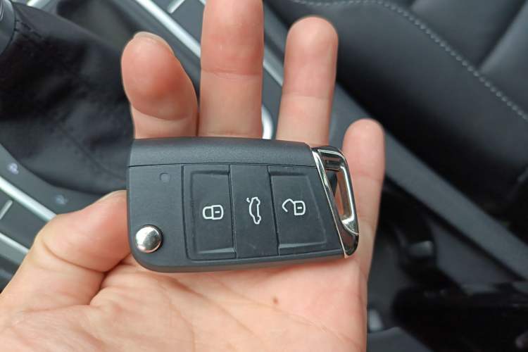 Used Volkswagen Golf 2016 230TSI Automatic Luxury Version Vehicle Key