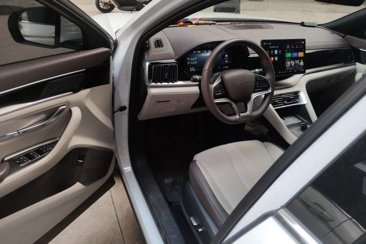 Used BYD Song PLUS New Energy 2025 DM-i Smart Drive 112KM Prestige Model
