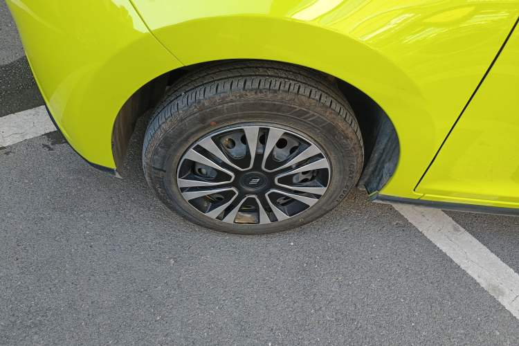 Used JMEV Xiao Qilin 2024 201km Comfort Version Exterior 4