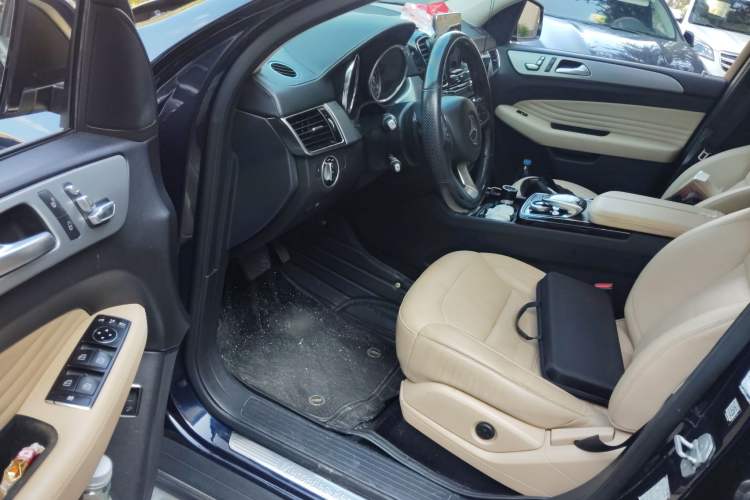 Used Mercedes-Benz GLE Coupe 2015 GLE 400 4MATIC Coupe SUV Driver Seat