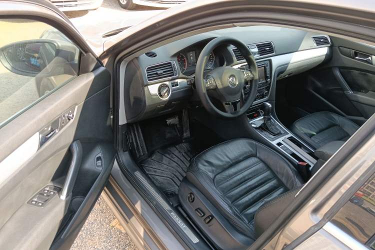 Used Volkswagen Passat 2014 1.8TSI DSG Prestige Edition
