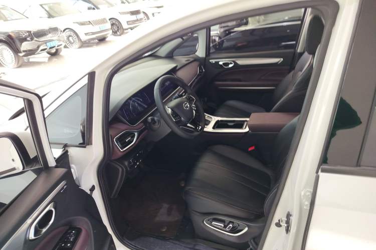 Used GAC Trumpchi M6 2023 PRO 270T DCT Luxury Edition
