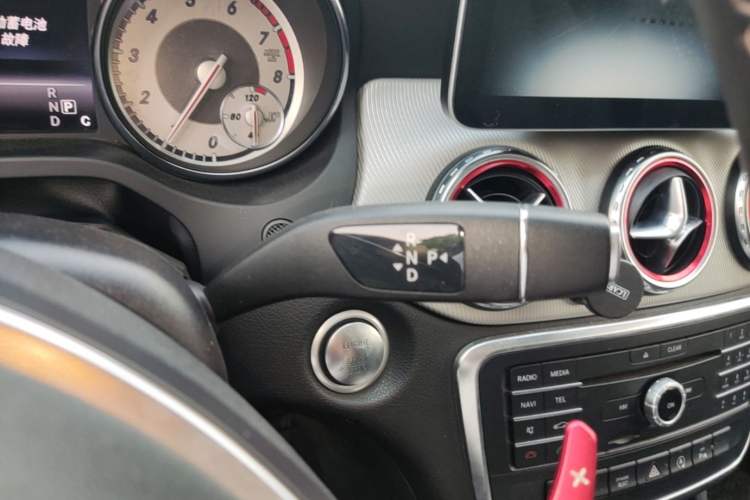 Used Mercedes-Benz GLA 2016 GLA 200 Fashion Model Gear Lever