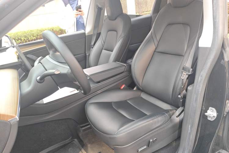 Used Tesla Model Y 2021 Standard Range Rear-Wheel Drive Version