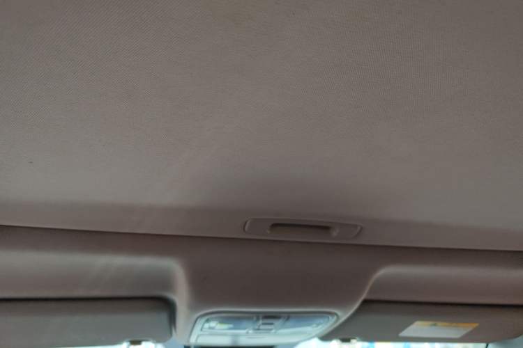 Used Changan CS75 2017 Shangkui Edition 1.5T Manual Fengxiang Model
