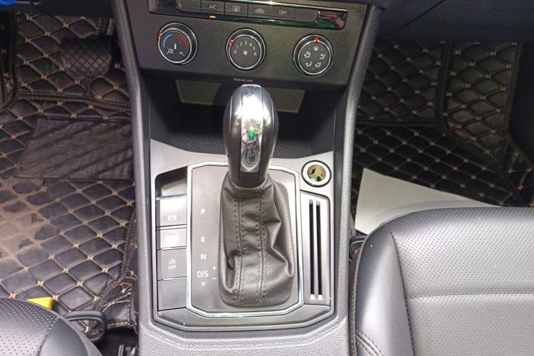 Used Volkswagen Lavida 2021 1.5L Automatic Comfort Edition
