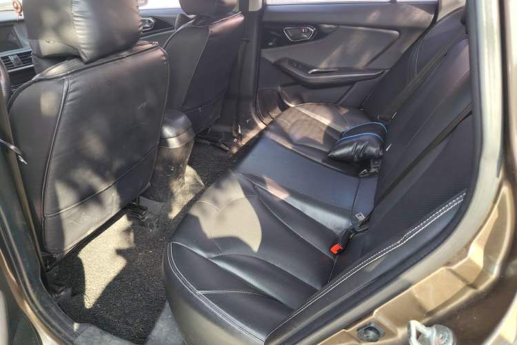 Used Soueast V5 Lingzhi 2015 Plus 1.5L Manual Smart Edition