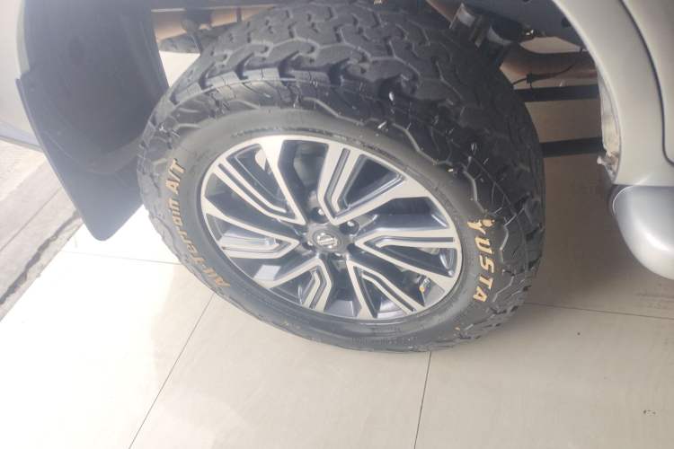 Used Nissan Terra 2018 2.5L Automatic 4x4 Luxury Edition