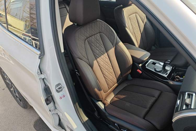 Used BMW X3 2023 xDrive25i M Sport Package Right Front Seat