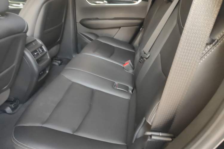 Used Cadillac XT5 2022 2.0T Two-Wheel Drive Luxury Version Left Rear Seat