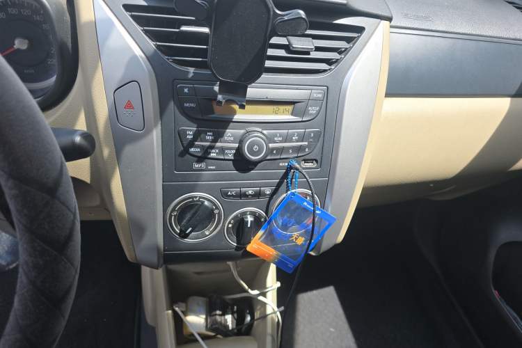 Used Venucia R50 2013 1.6L Manual Fashion Edition