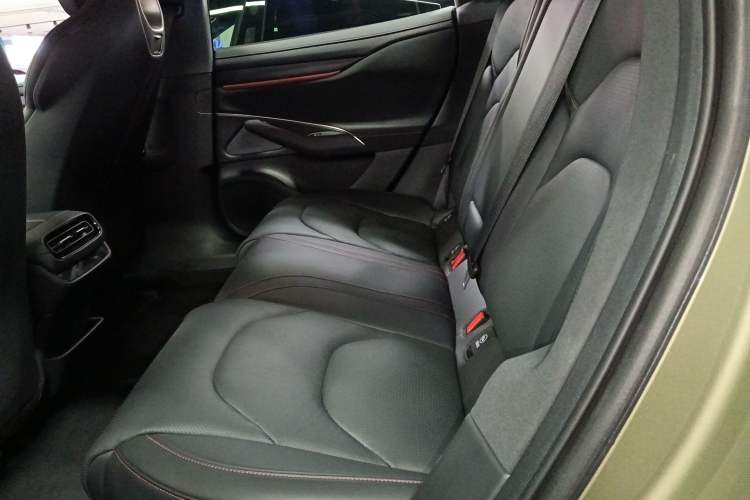 Used Xiaomi Auto SU7 2024 Rear-Drive Long-Range Intelligent Driving Version
