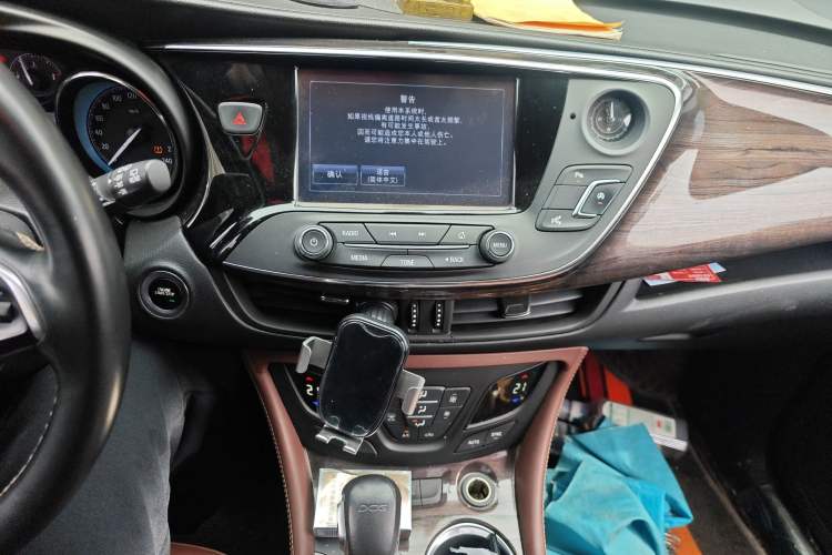 Used Buick Envision 2017 20T Two-Wheel Drive Luxury Model
