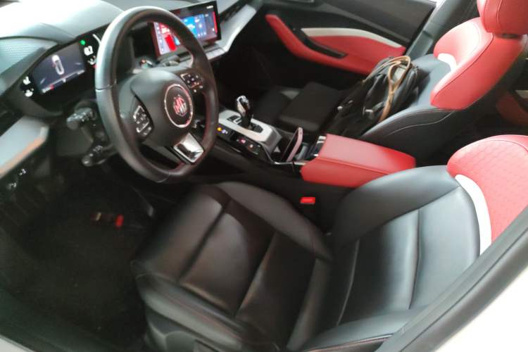 Used MG 5 2021 Revised 300TGI DCT Qingshè Luxurious Enjoyment Edition
