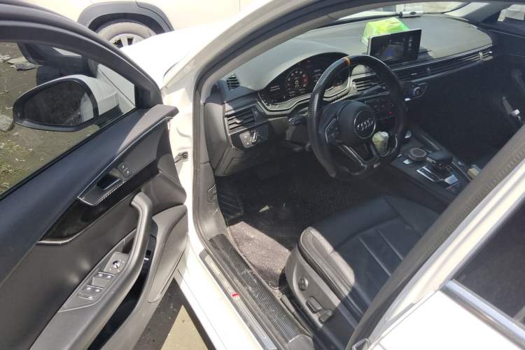 Used Audi A4L 2019 40 TFSI Fashion Edition China VI Emission Standard
