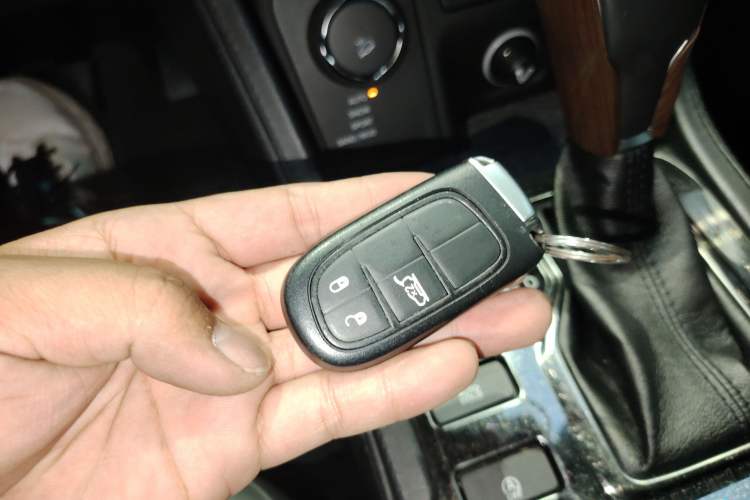 Used Jeep Grand Commander 2018 2.0T Four-Wheel Drive Premium Navigation Version China V