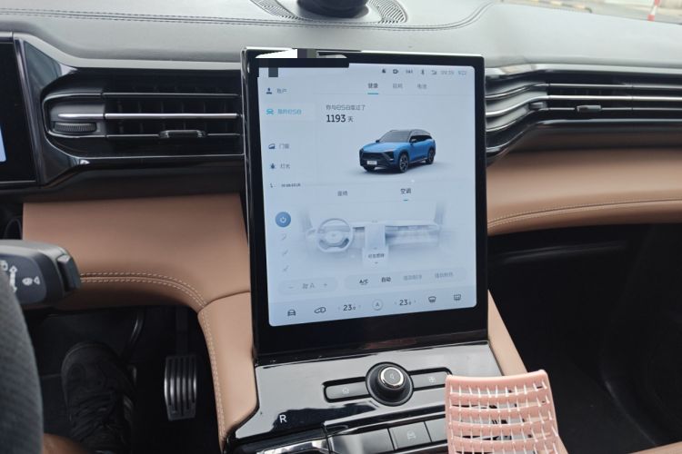 Used Nio ES8 2018 Founder Edition Audio And AC Panel