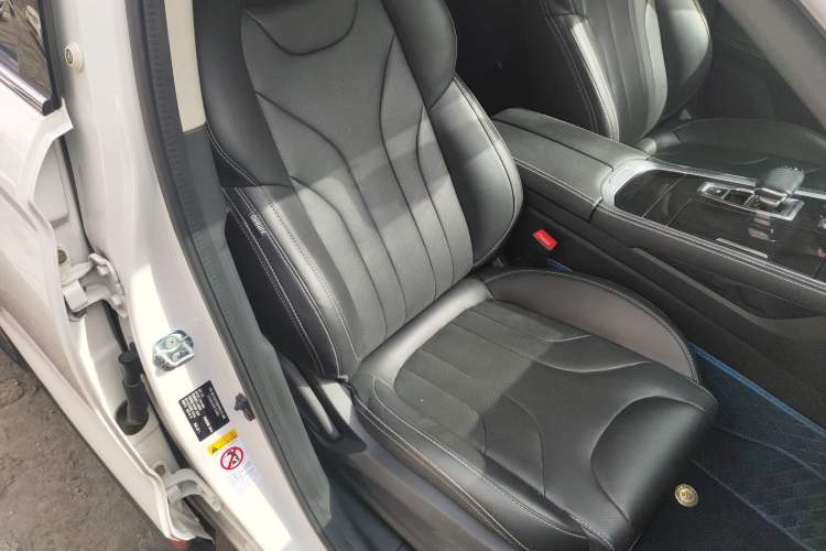 Used CHANGAN CS85 COUPE 2021 2.0T Automatic Luxury Version Right Front Seat