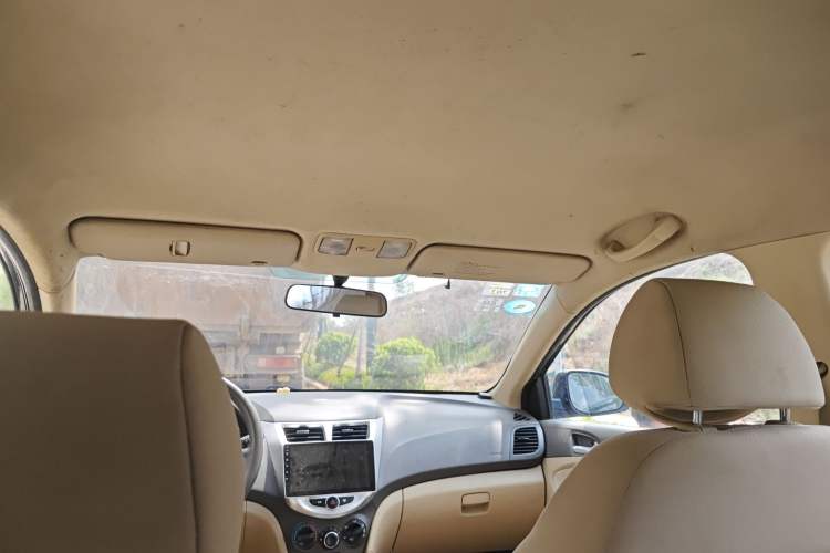 Used Hyundai Verna (older generation) 2010 Sedan 1.4L Manual Comfort GS
