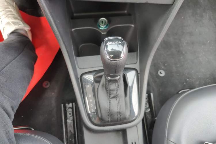 Used Skoda Rapid Spaceback 2014 1.6L Automatic Enjoyment Edition